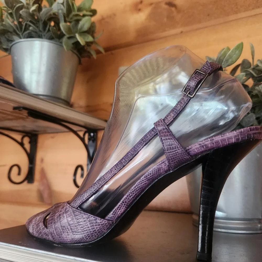 Stuart Weitzman 💜 Snake Croc Emboss Purple Leather Slingback Peep Pump Heels 8N